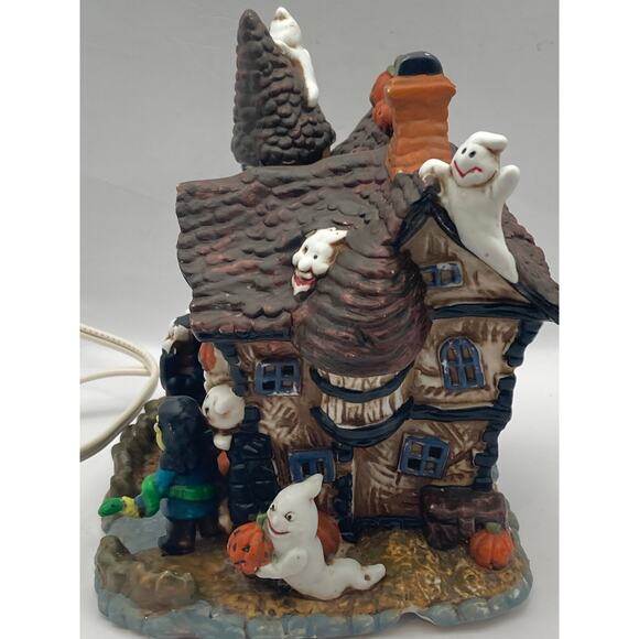 VTG Spooky Halloween Scene Light up Ceramic House Ghost And Ghouls 8"x6" - Picture 7 of 16